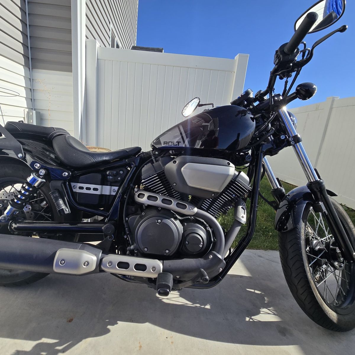 2017 Yamaha Bolt - Low Miles - 5640 + Free Gear