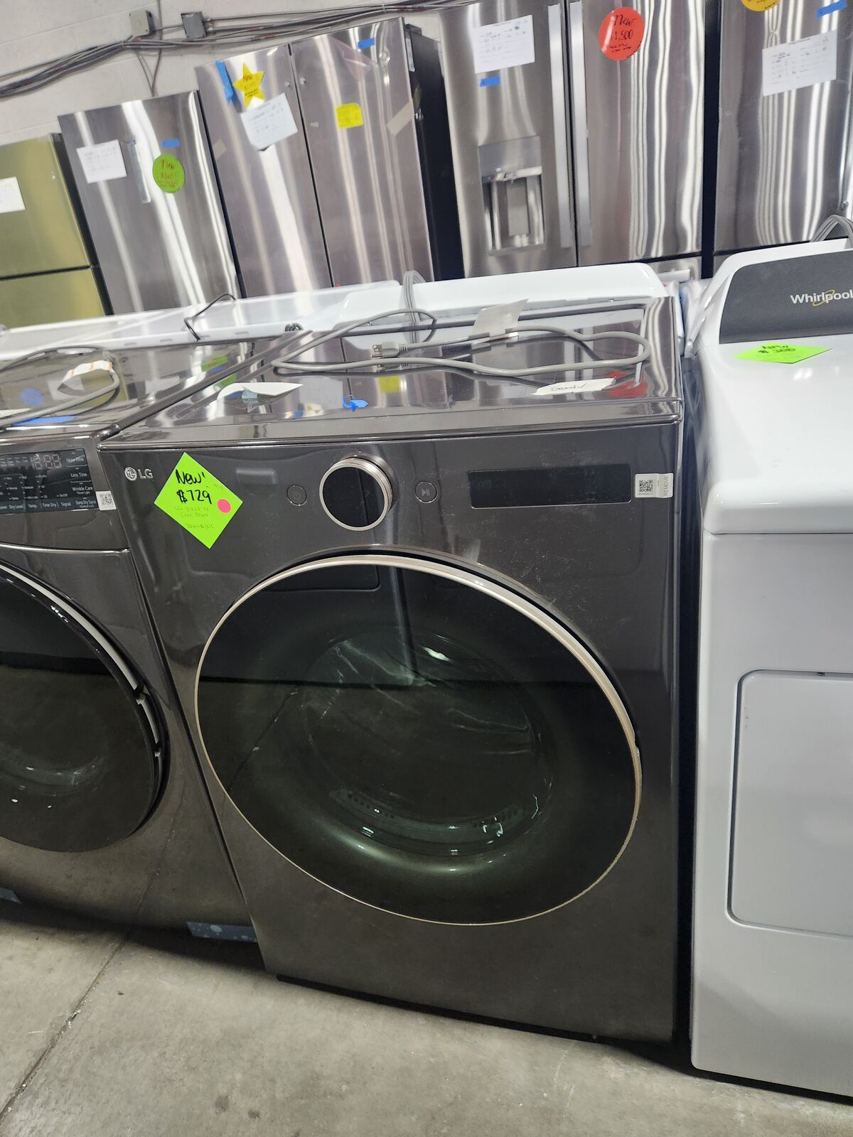 STUNNING BRAND NEW! LG 7.4 CF FRONTLOAD GAS DRYER!