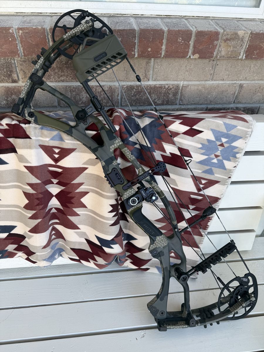 Hoyt RX7 Ultra Left Handed 80lb