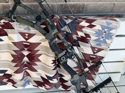 Hoyt RX7 Ultra Left Handed 80lb