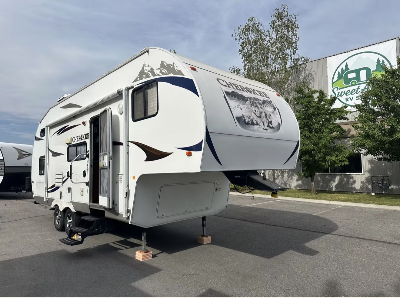 2012 Forest River Cherokee Bunk Bunkhouse Fifth Wheel with Bunks