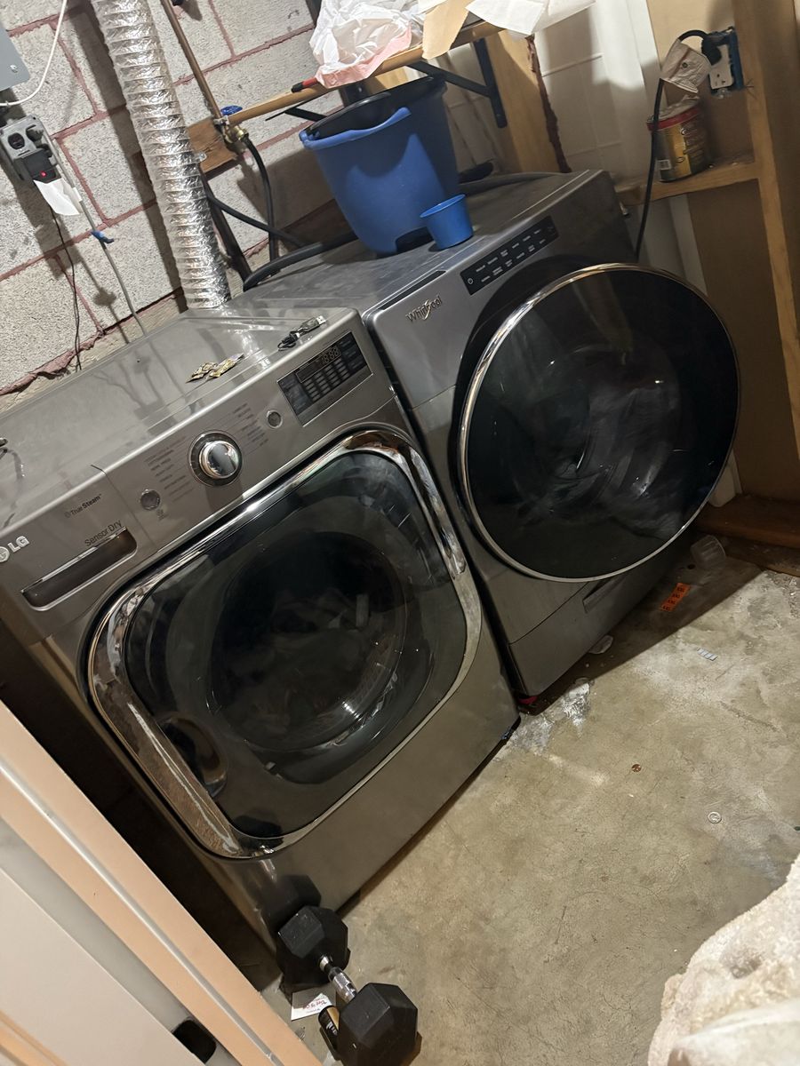 Whirlpool washer and dryer set