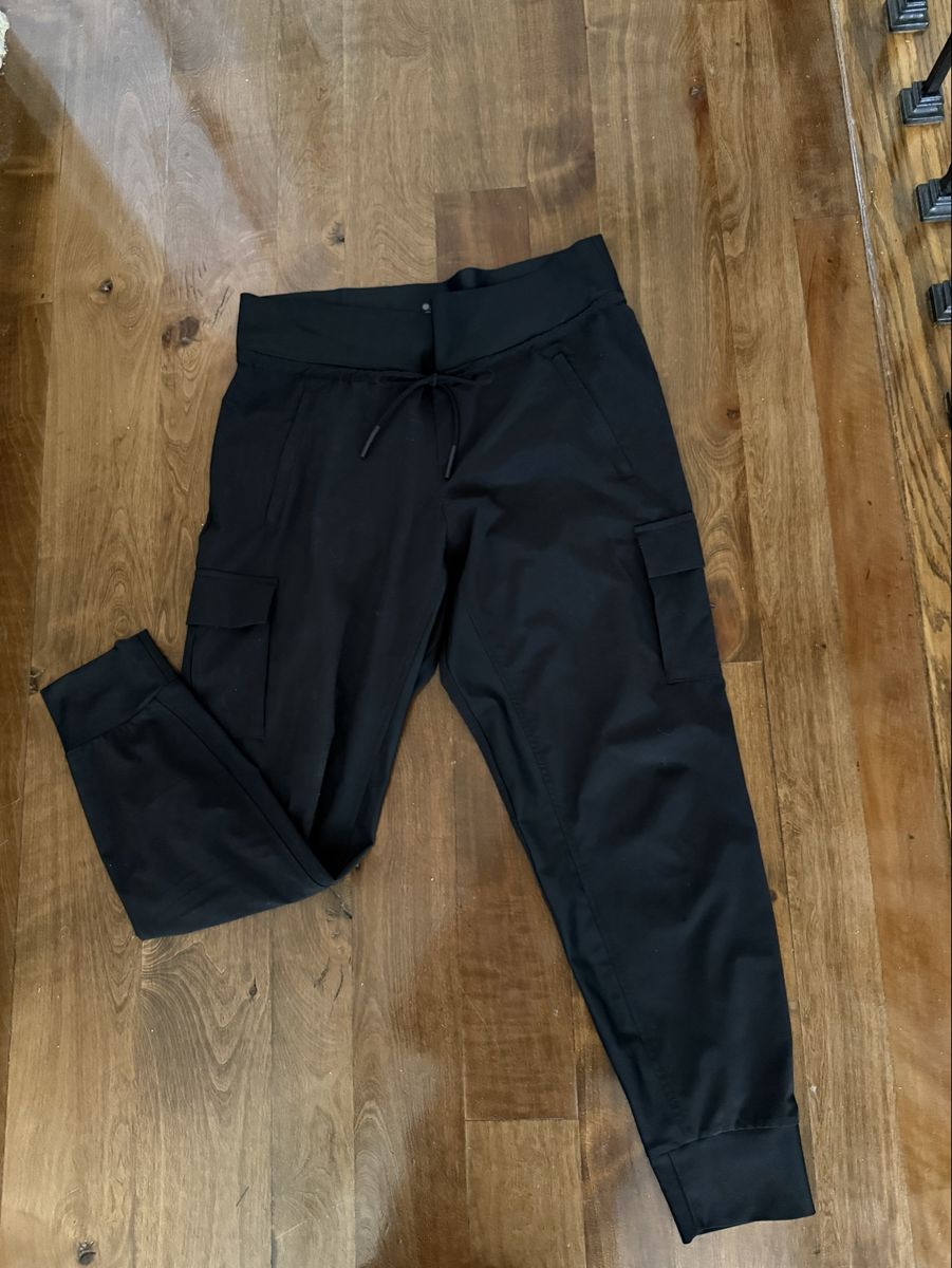 Joggers Athleta brand black size 10 inseam 28