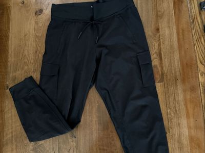 Joggers Athleta brand black size 10 inseam 28