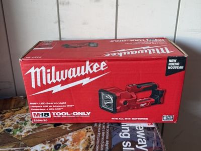 New Milwaukee M18 Work/Search Light With 3.0 Batte