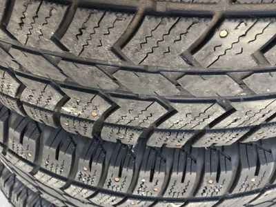 Studded Snow Tires 265/75R16