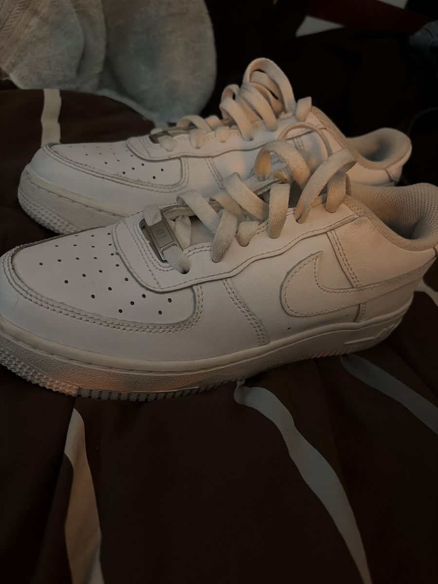Nike Air Force 1 Low White Shoes - Youth Size 5.5Y (Women's 7) - Excellent Condition