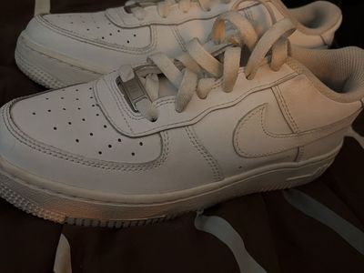 Nike Air Force 1 Low White Shoes - Youth Size 5.5Y (Women's 7) - Excellent Condition