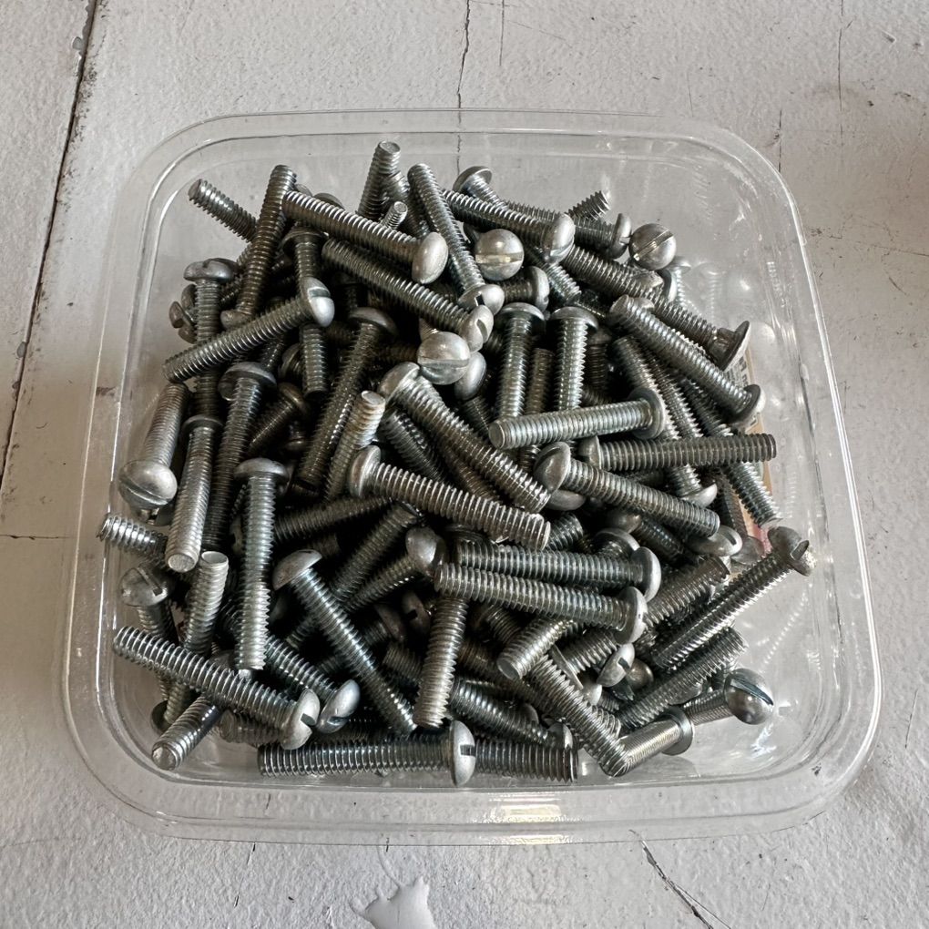 New Round Head Machine Screws