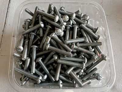 New Round Head Machine Screws