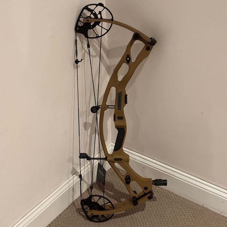 Brand New Hoyt RX9, Left Hand