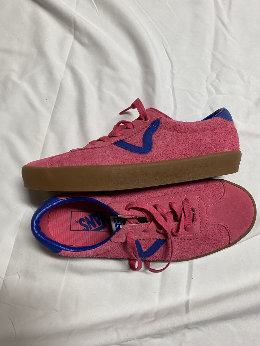 Vans Sport Pink Suede Low Top Sneakers with Blue Accents - Women's Size 7