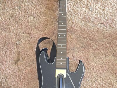 GUITAR HERO LIVE PS4 GUITAR (LIKE NEW)
