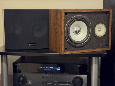 Vintage Fisher WS-460B bookshelf speakers clean