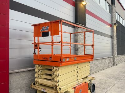SCISSOR LIFT 19 - 26 - 32FT. RENTAL
