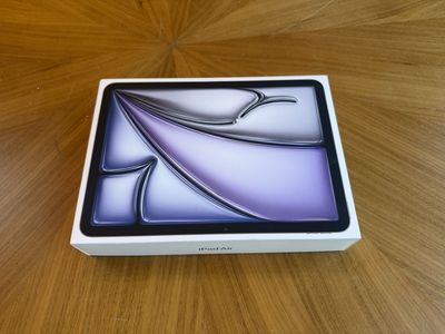 Sealed box: 11" iPad Air (M4) 256 GB Space Gray