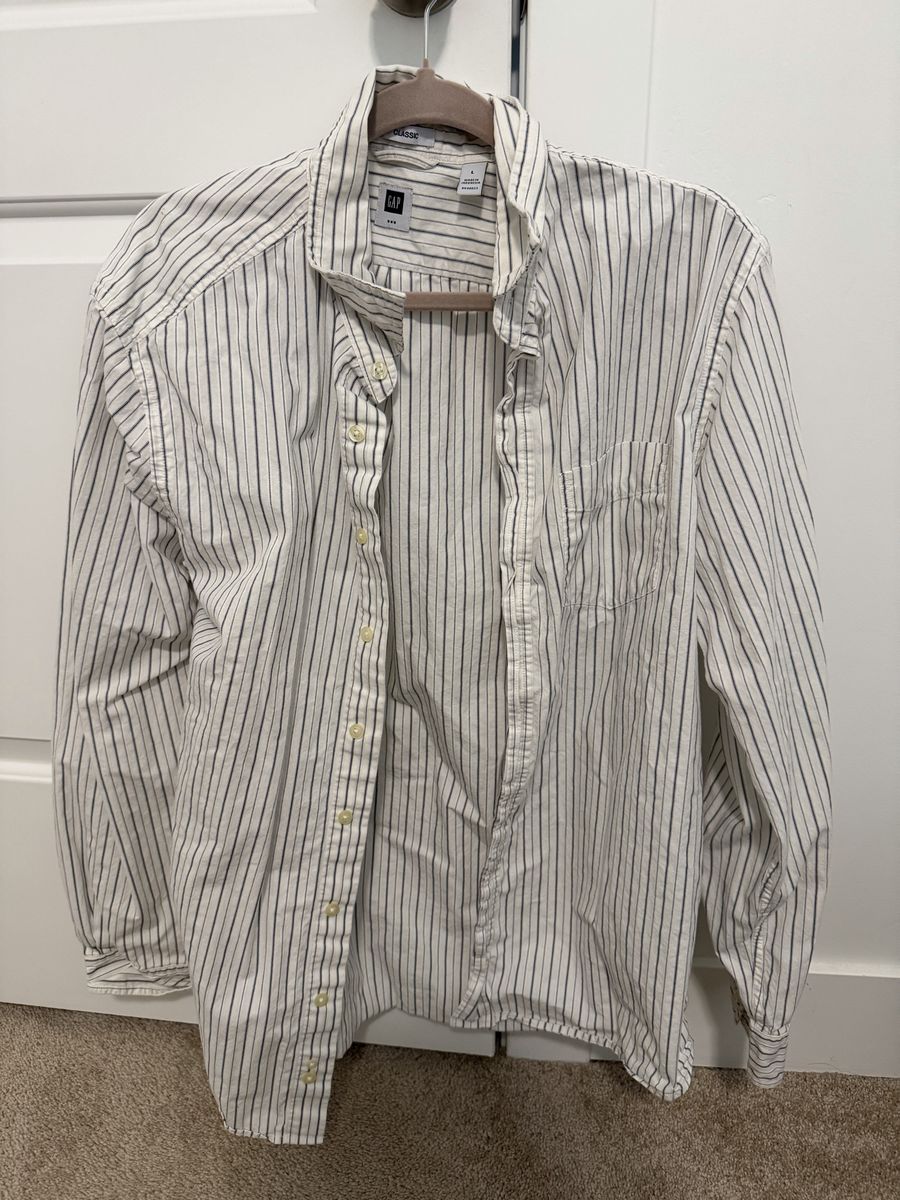 Gap shirt