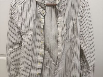 Gap shirt