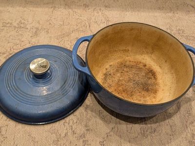 Lodge Blue Enameled Cast Iron Dutch Oven with Lid 10 Inch Diameter