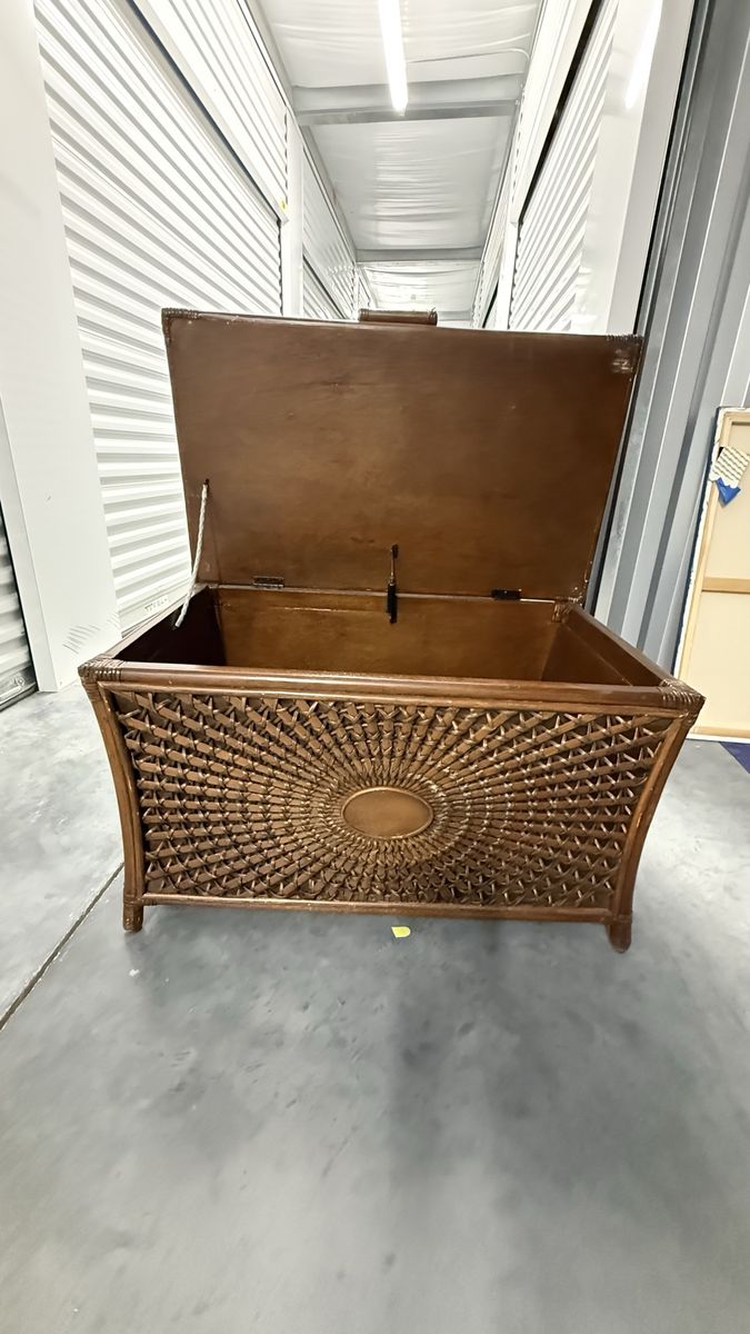Main image 3