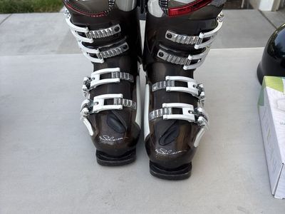 Ladies Solomon Ski Boots
