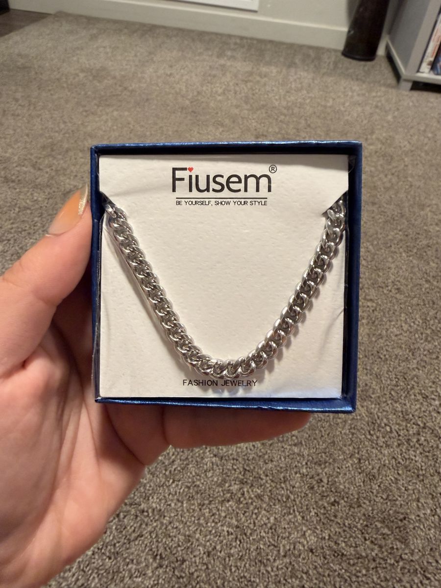 Silver Tone Chain Necklace
