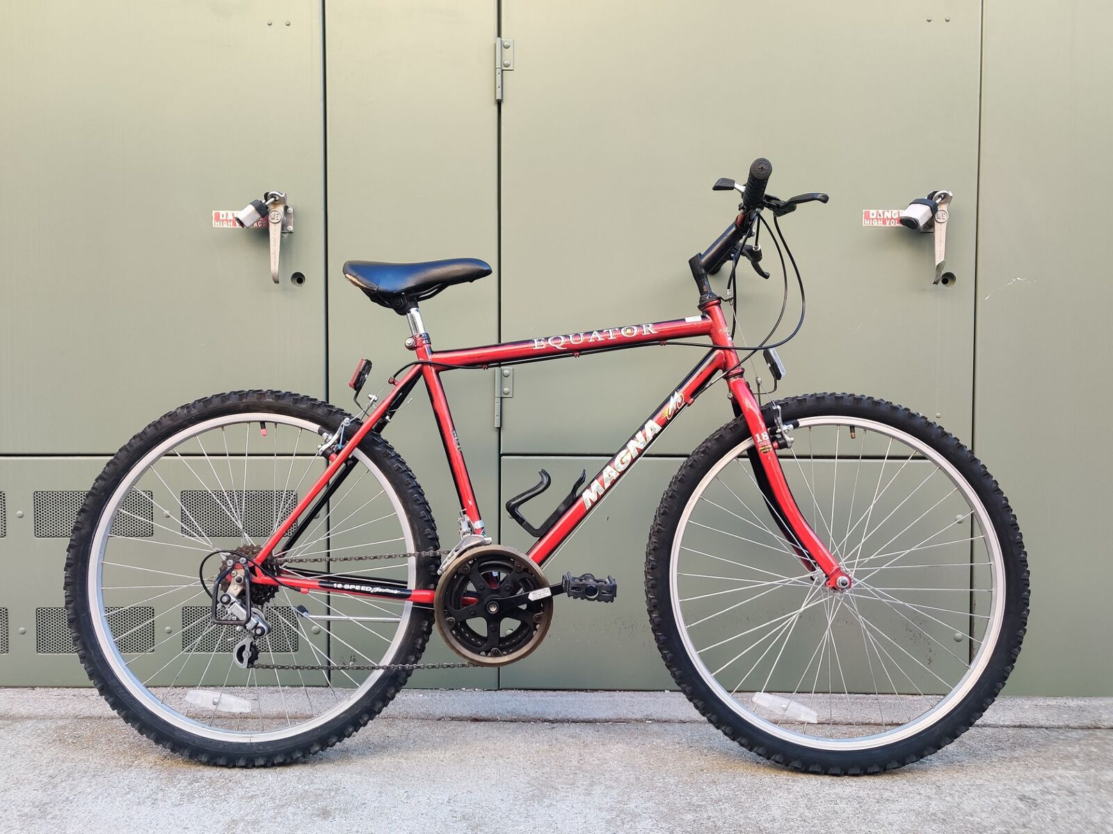 Magna Equator Hybrid Bike SB75-26