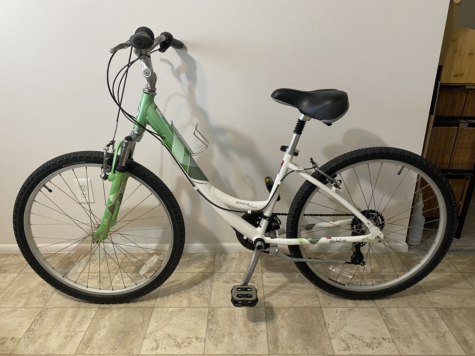 Diamondback Serene Classic Women's.