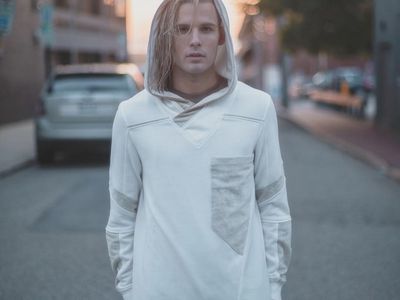 I See Stars Calm Snow Hoodie/Merch