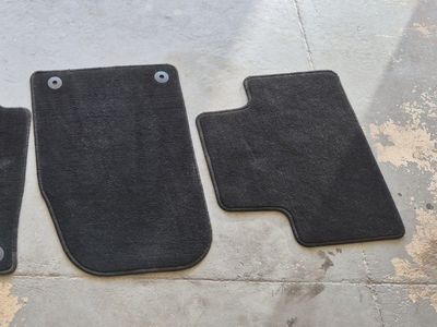 jeep grand Cherokee 2016 to 2021 floor mats