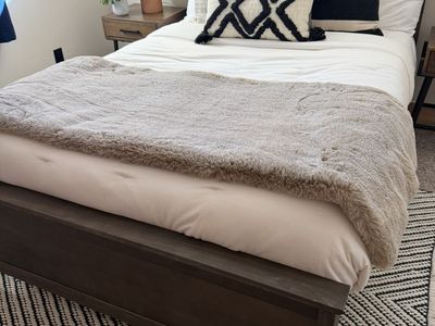 Full size bed
