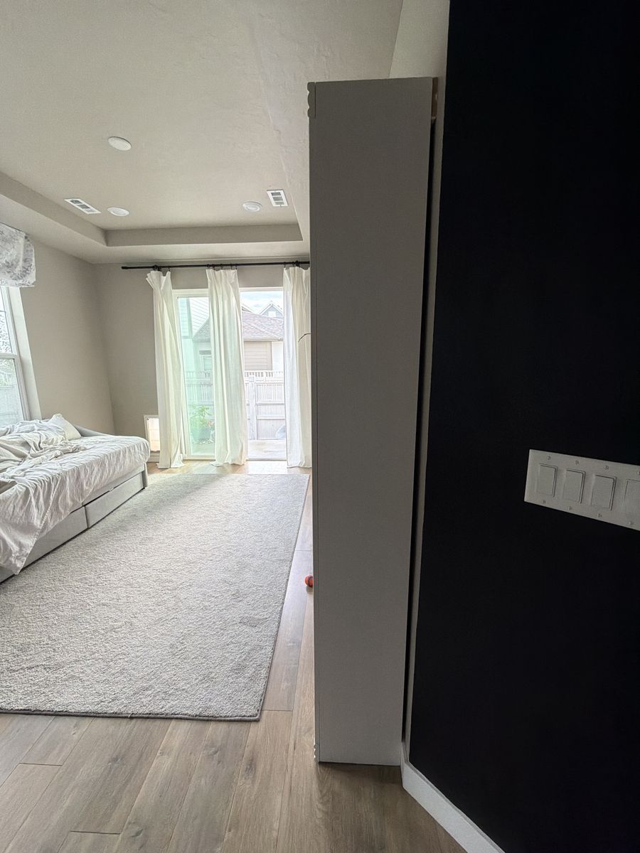 Main image 7