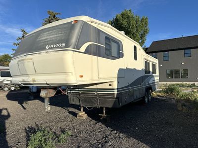 1994 Avion fifth wheel 35 ft 2 slide outs