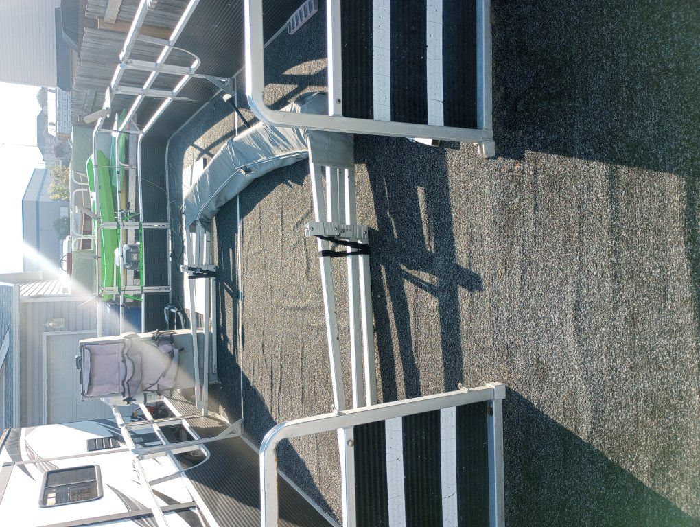 Main image 3