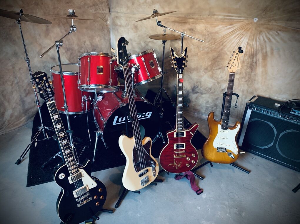 Cover 90's Rock Band Needs Singer