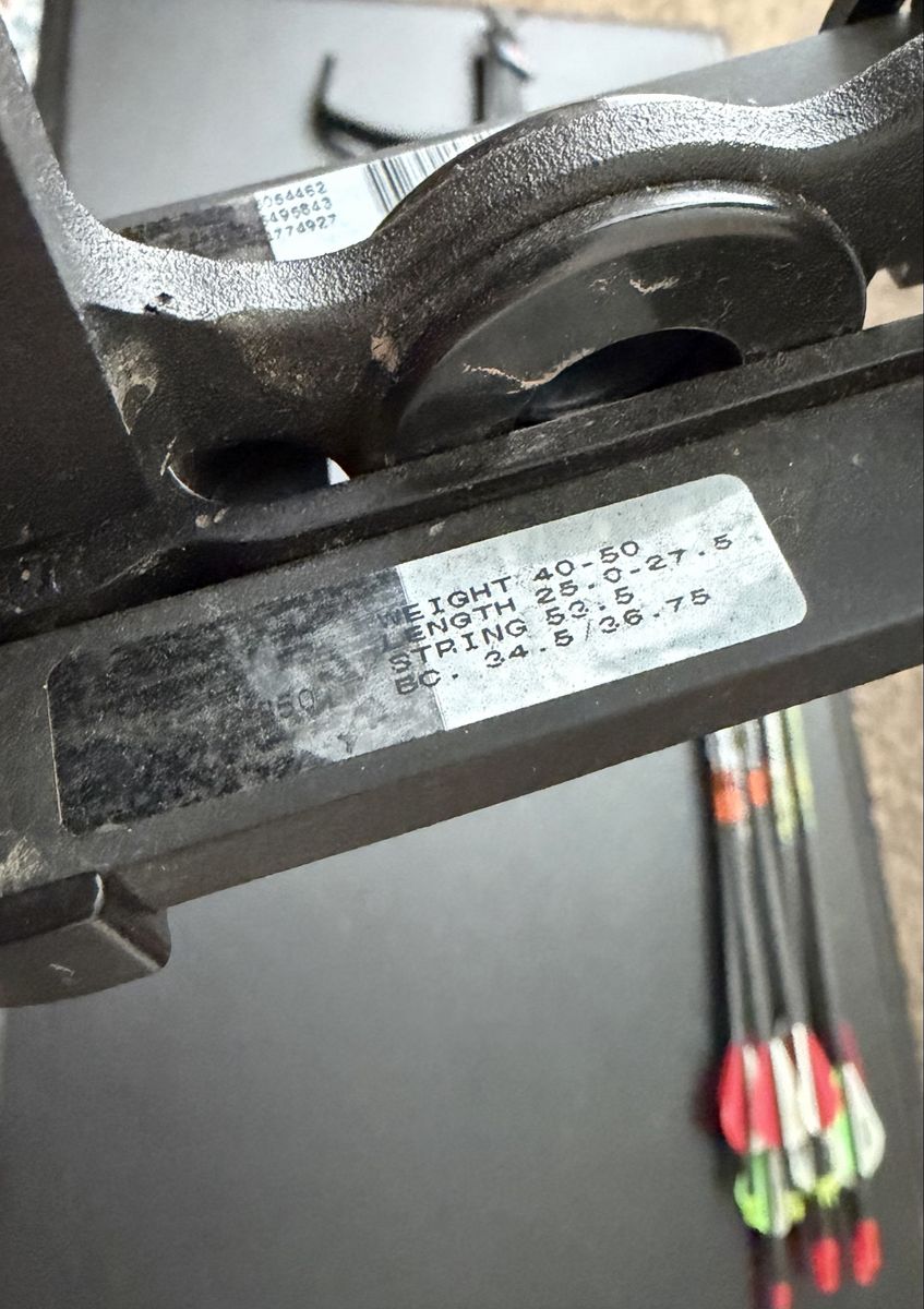 HOYT Vicxen - FULL READY-TO-HUNT SETUP (40-50lb)