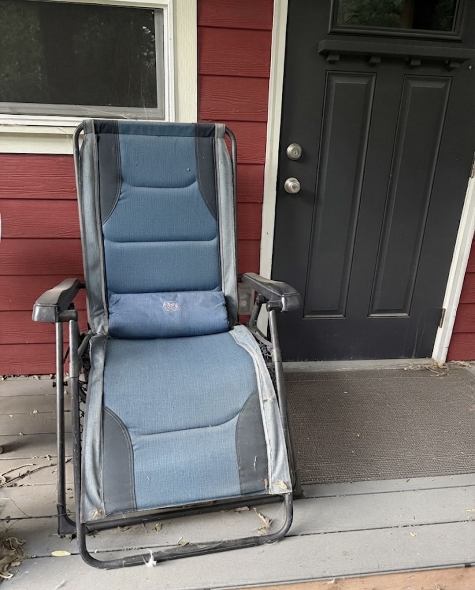 Timber Ridge Padded Zero Gravity Reclining Camping Chair - Blue