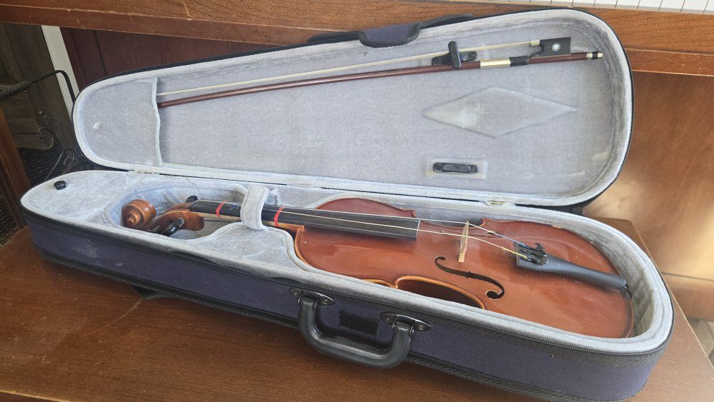 N. Paganini 1/2 size Student Violin with Hard Case and Bow