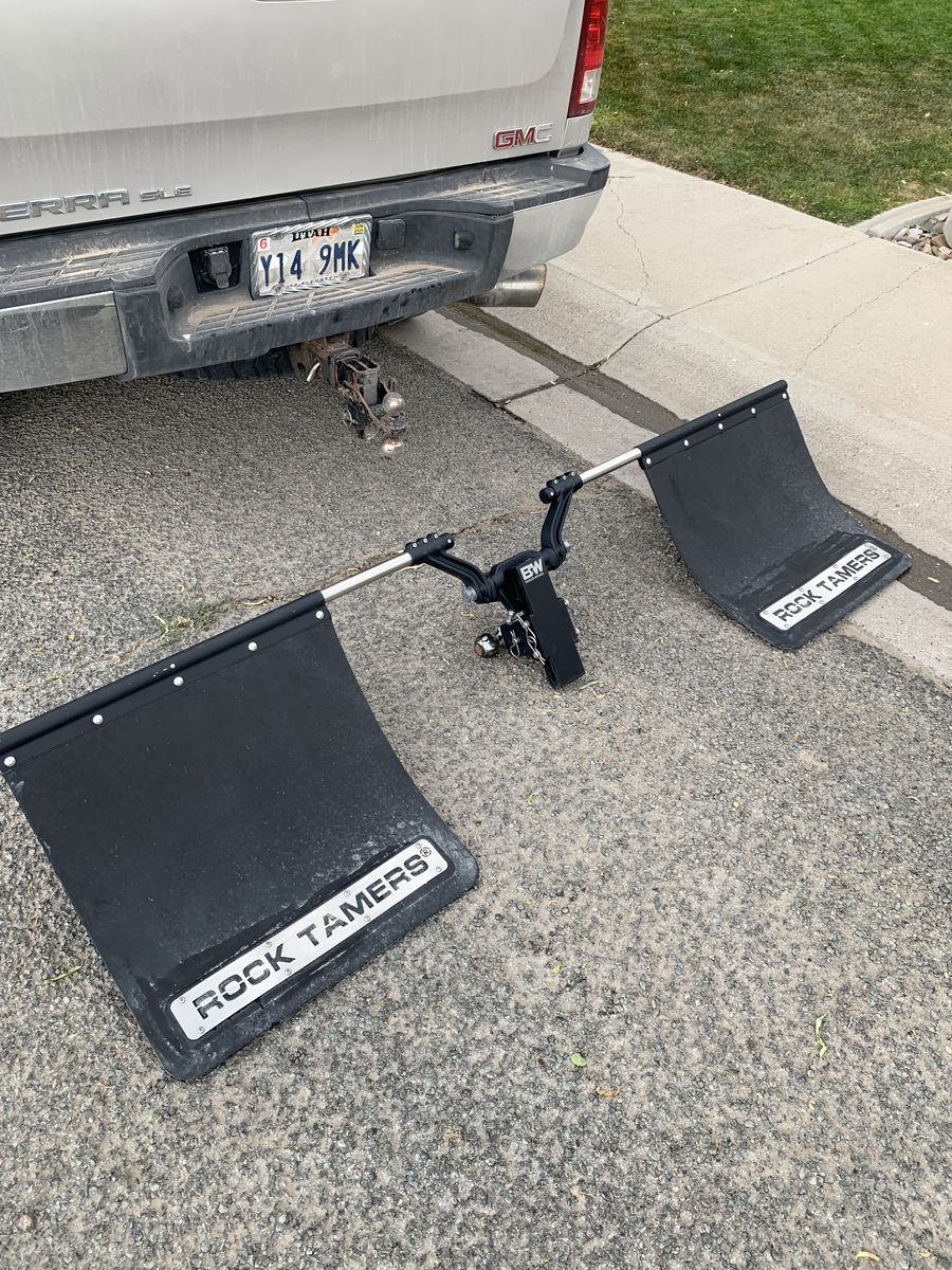 B &W roll away hitch with rock tamers