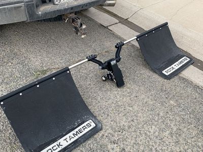 B &W roll away hitch with rock tamers