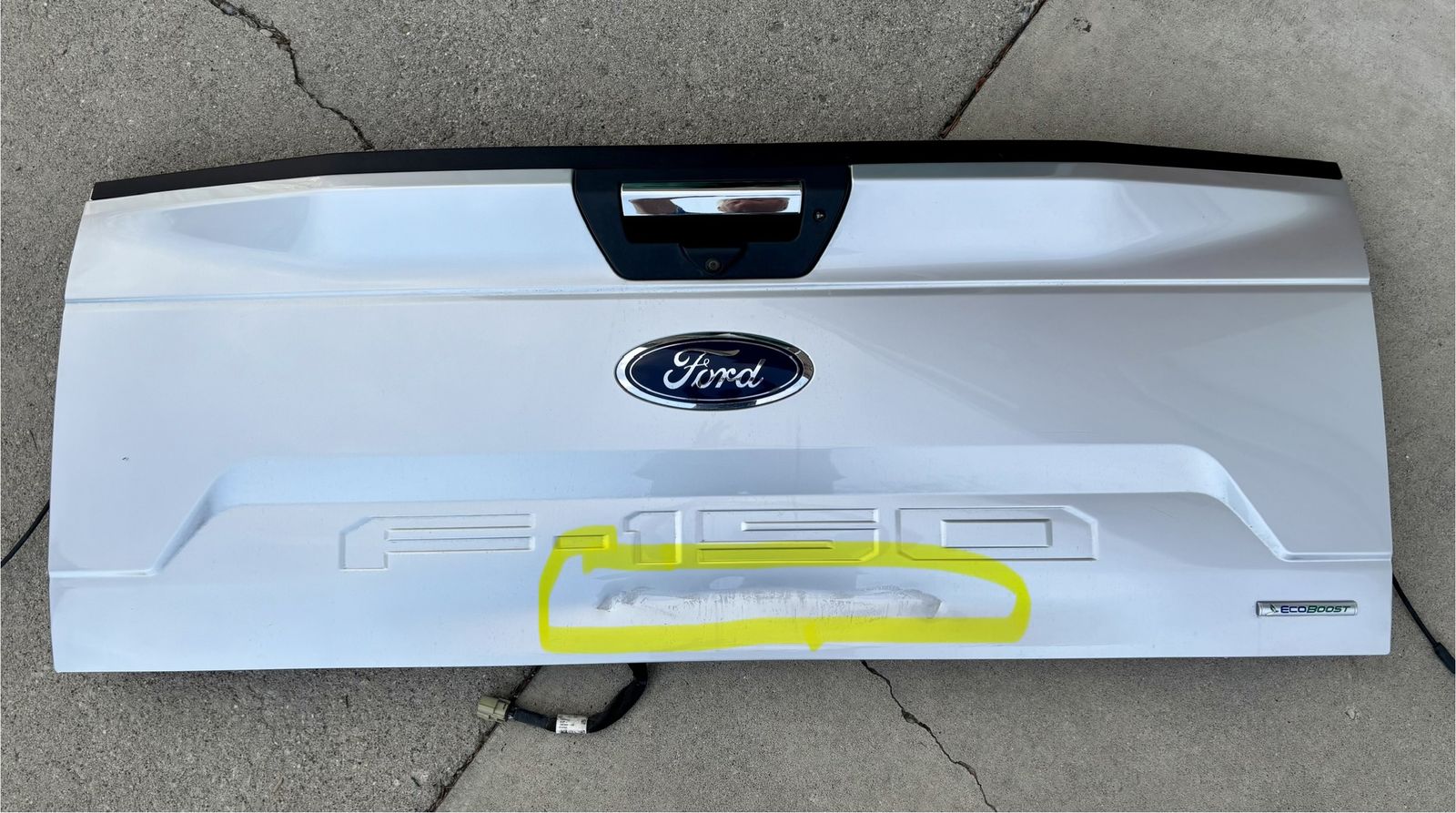 Silver Ford F150 Tailgate 2018-2020 (damaged)