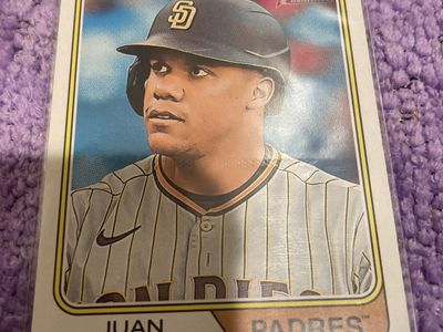 2023 Topps Heritage Juan Soto San Diego Padres Baseball Card Outfield #207