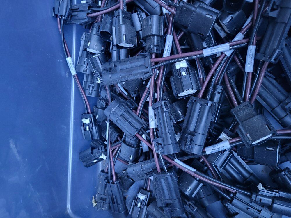 Automotive light plugs