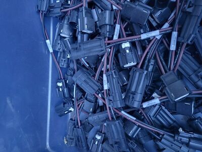 Automotive light plugs