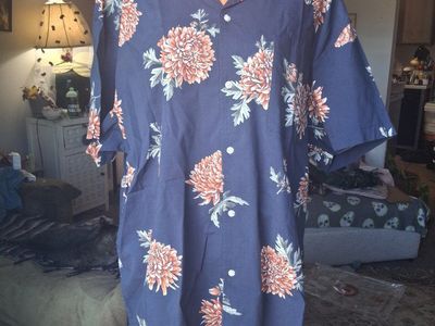 The Vacay Collection Short Sleeve Button-Up Shirt - Navy Floral Print - Men's XL (Cotton/Poly Blend)