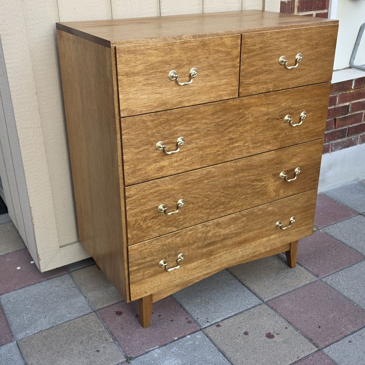 Main image 5
