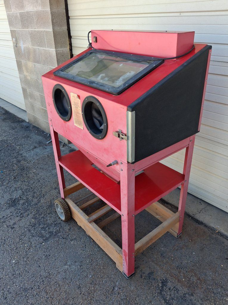 Central Pneumatic Sandblasting Cabinet