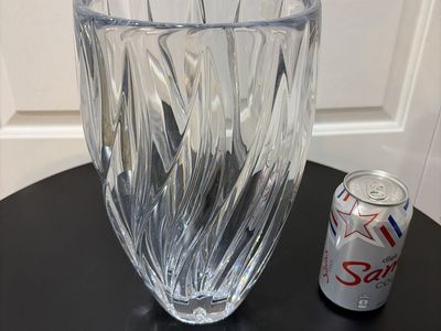 Clear High End Crystal Swirl Pattern Vase - , Elegant Home Decor