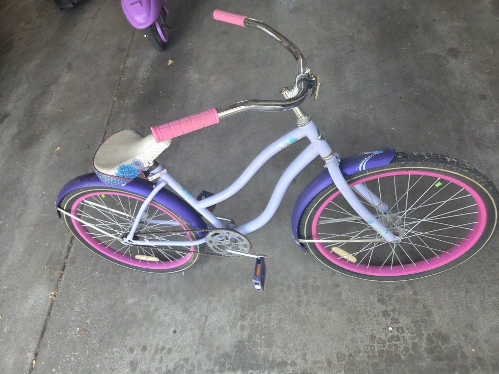 Girls' Purple and Pink Cruiser Bike
