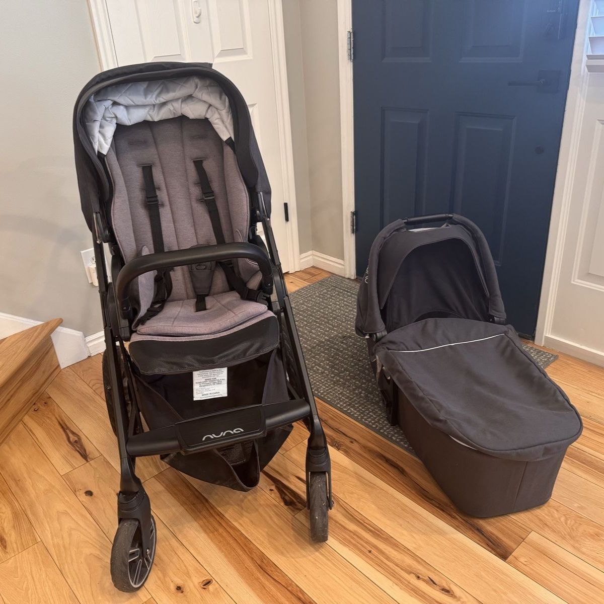 Nuna Mixx and bassinet